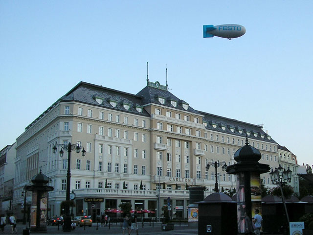98 Bratislava, Hviszdoslavovo náměstí, hotel Carlton, 16.07.11